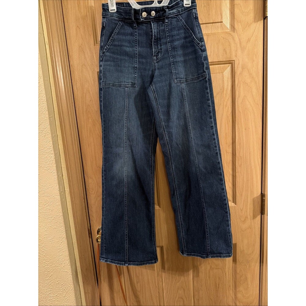 American Eagle Super High Rise Flare Jeans Blue Front Patch Pockets. Size 2. EUC